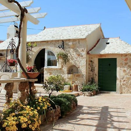 Apartments Nejasmic - Little House For Peaceful And Domestic Vacation Μπολ Εξωτερικό φωτογραφία